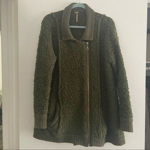 Free People fuzzy over-sized zip up sweater M